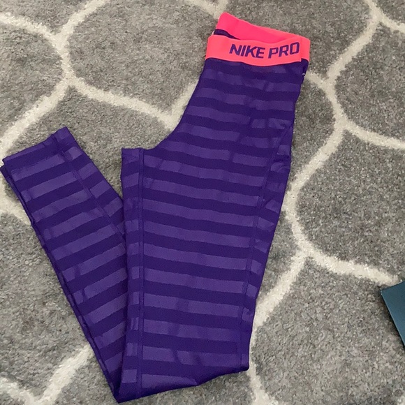 Nike Pants - Nike Pro Leggings